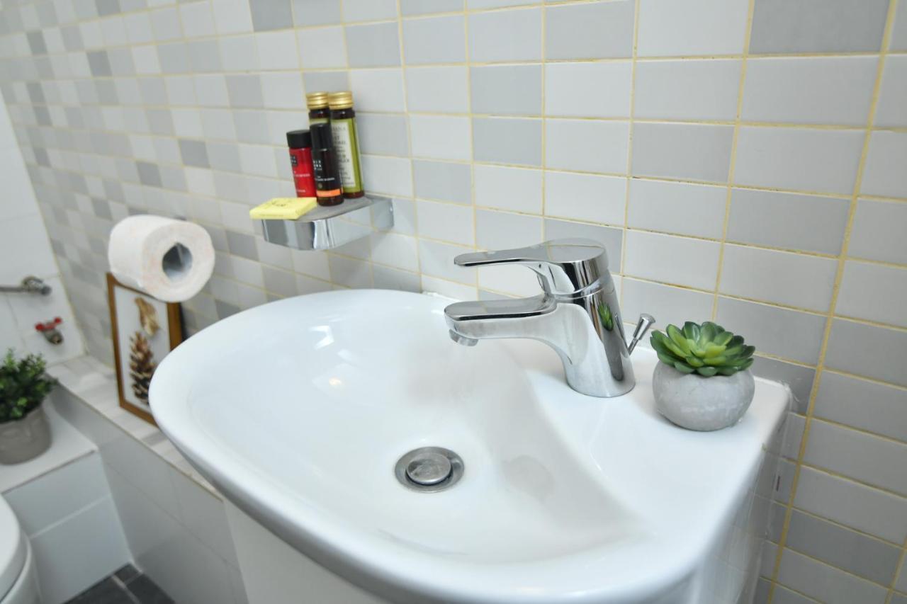 Parliament Square Elite Escapes Apartment Bucureşti Ngoại thất bức ảnh