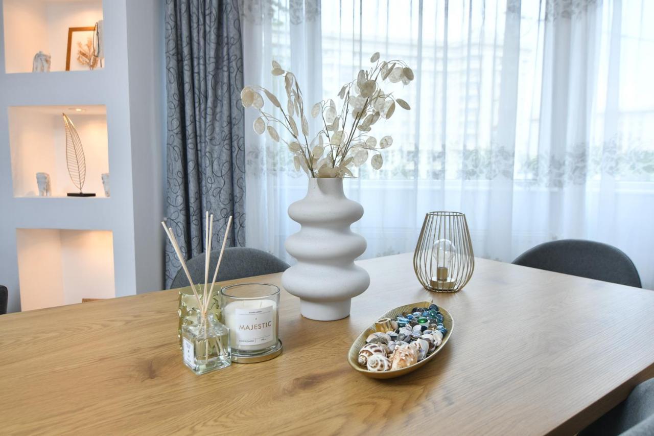 Parliament Square Elite Escapes Apartment Bucureşti Ngoại thất bức ảnh