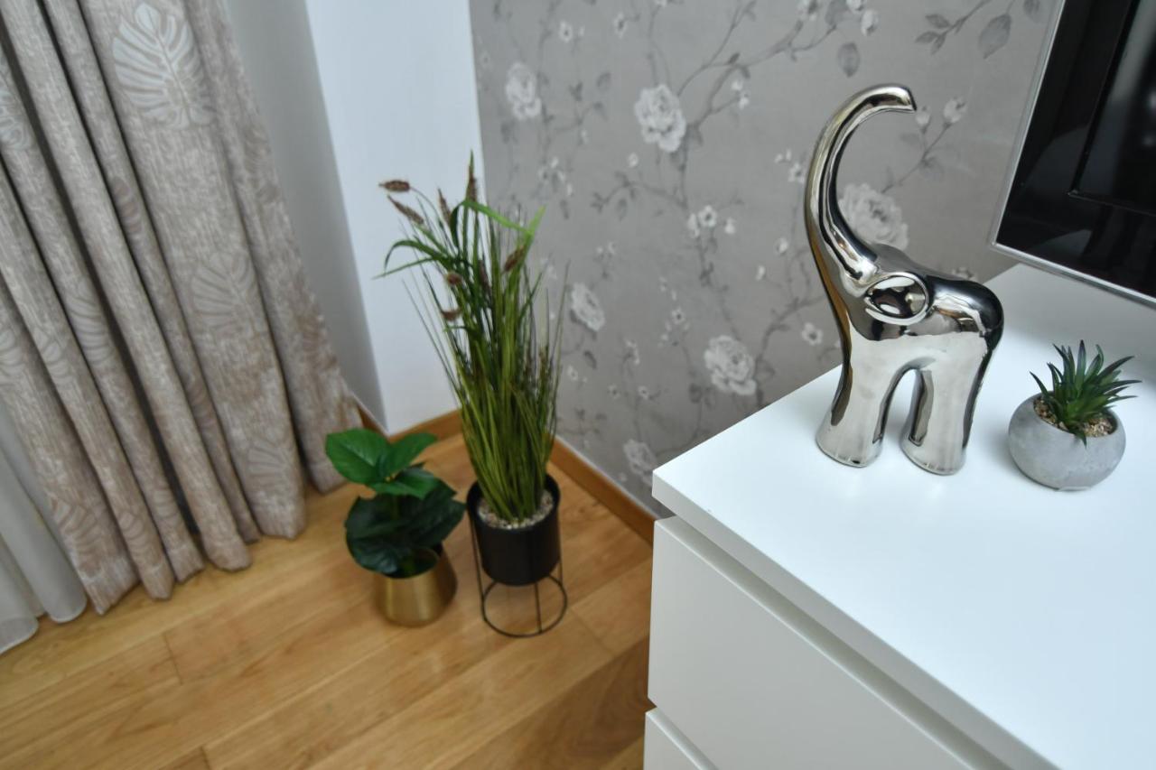 Parliament Square Elite Escapes Apartment Bucureşti Ngoại thất bức ảnh