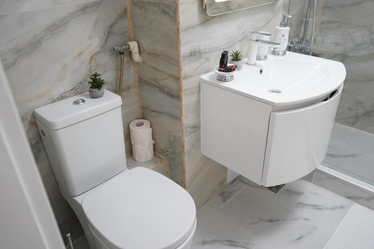 Parliament Square Elite Escapes Apartment Bucureşti Ngoại thất bức ảnh